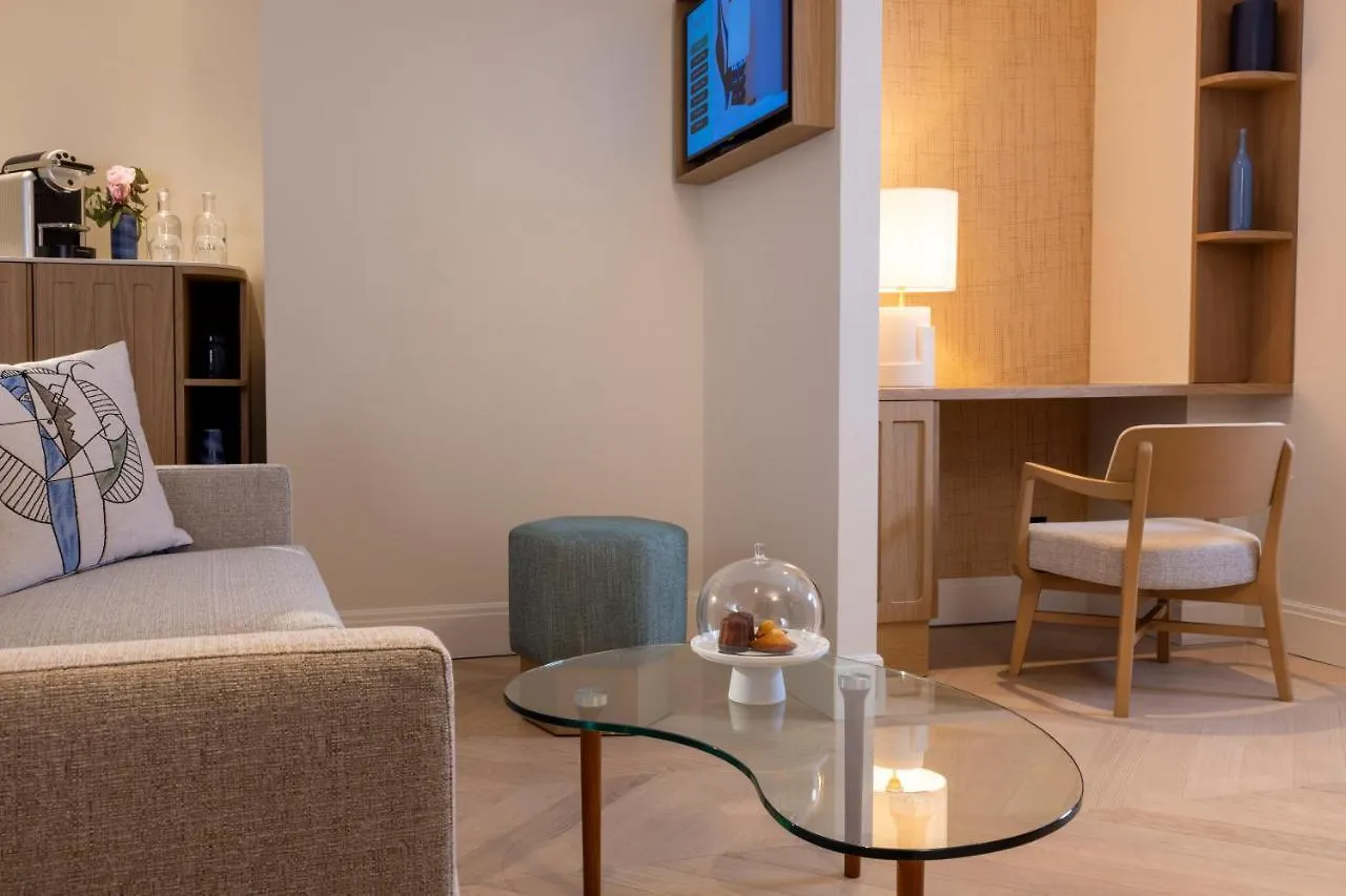 Padam Hotel París 4*,